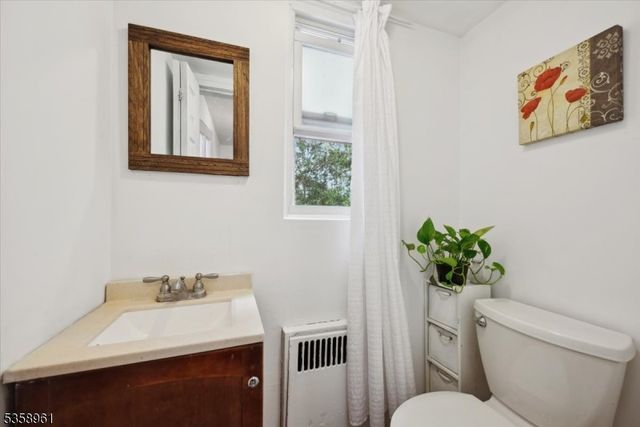 135 Poplar Ave, Pompton Lakes Boro, NJ 07442
