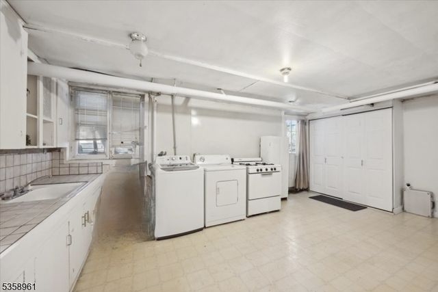 135 Poplar Ave, Pompton Lakes Boro, NJ 07442
