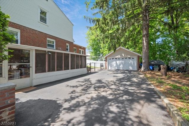 135 Poplar Ave, Pompton Lakes Boro, NJ 07442