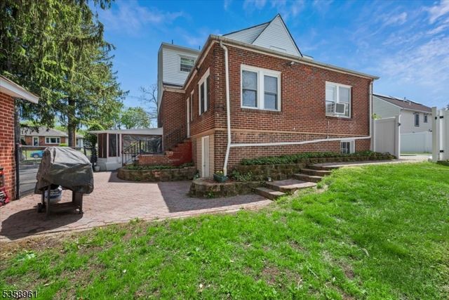 135 Poplar Ave, Pompton Lakes Boro, NJ 07442