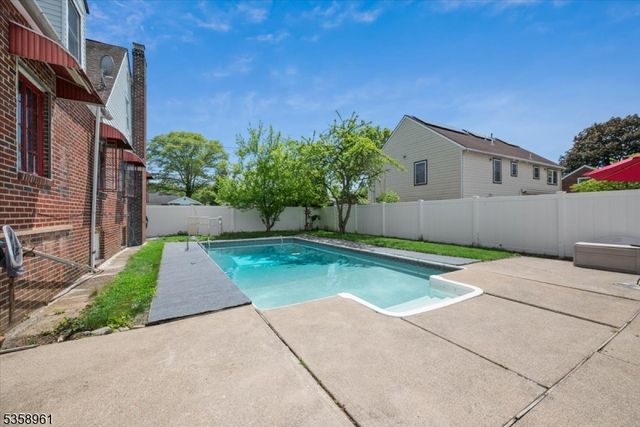135 Poplar Ave, Pompton Lakes Boro, NJ 07442