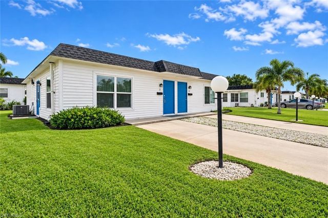 37 Hamlin CT, Lehigh Acres, FL 33936
