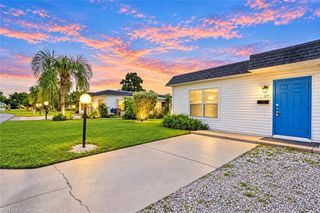 37 Hamlin CT, Lehigh Acres, FL 33936