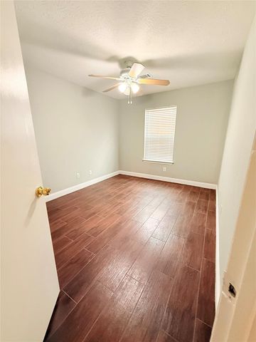 320 Willowick Street, Tomball, TX 77375