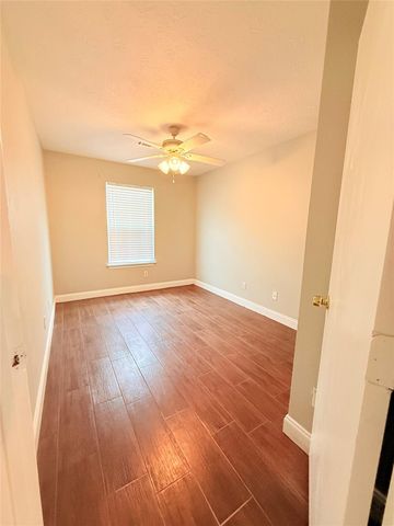 320 Willowick Street, Tomball, TX 77375