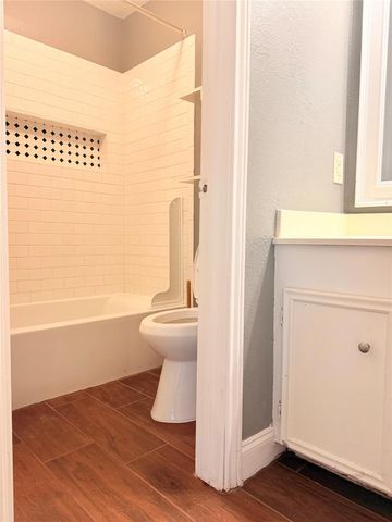 320 Willowick Street, Tomball, TX 77375