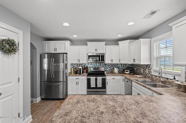 103 Goldstone Court, Jacksonville, NC 28546