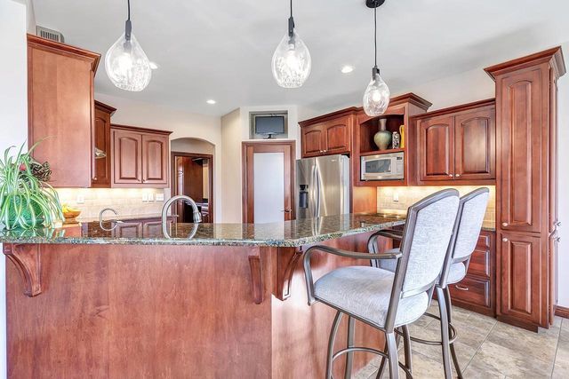 2903 BALLY BUNION LANE, Green Bay, WI 54311