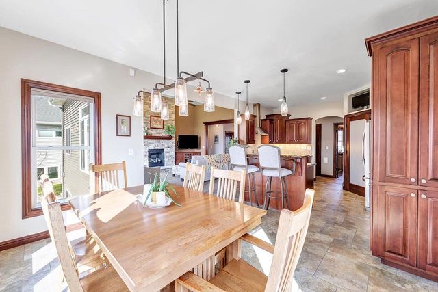 2903 BALLY BUNION LANE, Green Bay, WI 54311