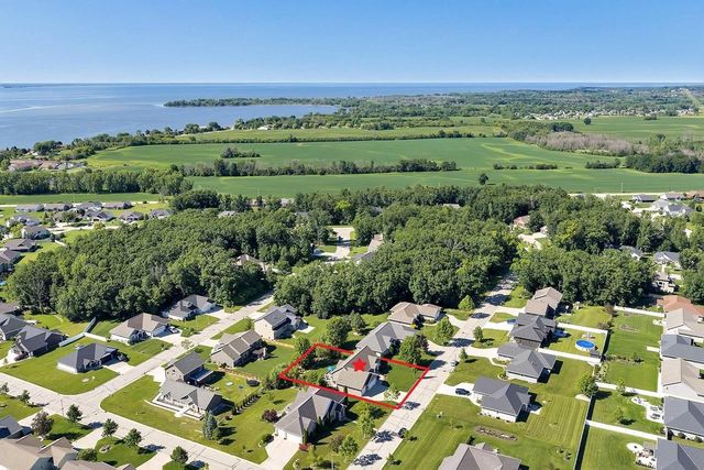 2903 BALLY BUNION LANE, Green Bay, WI 54311