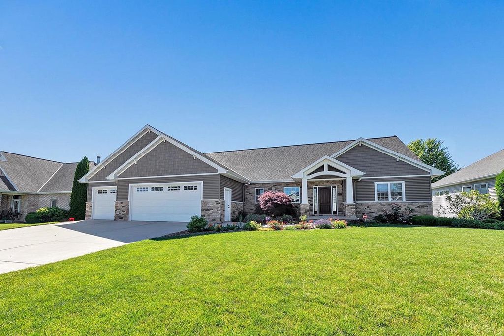 2903 BALLY BUNION LANE, Green Bay, WI 54311