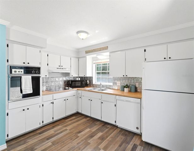 6129 ELMHURST DRIVE, New Port Richey, FL 34653