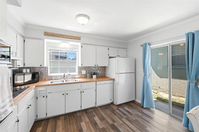 6129 ELMHURST DRIVE, New Port Richey, FL 34653