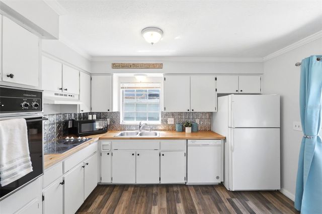 6129 ELMHURST DRIVE, New Port Richey, FL 34653