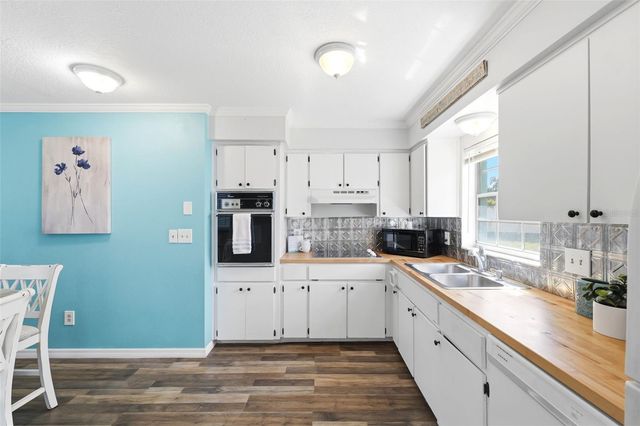 6129 ELMHURST DRIVE, New Port Richey, FL 34653