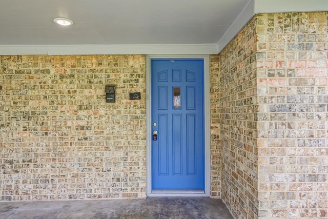 1406 W Talmage Street, Alvin, TX 77511