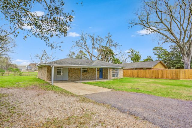 1406 W Talmage Street, Alvin, TX 77511