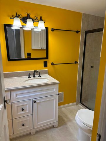 904 Homecrest Avenue, Kalamazoo, MI 49001