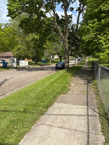 904 Homecrest Avenue, Kalamazoo, MI 49001