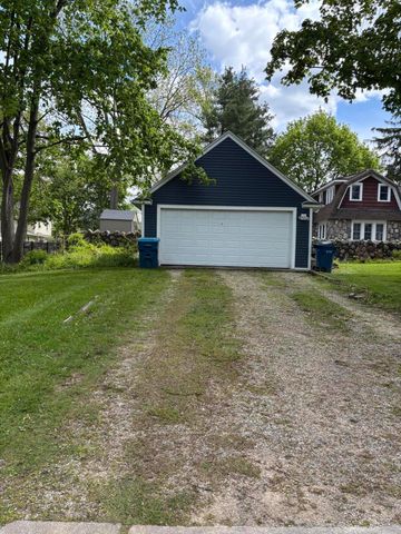 904 Homecrest Avenue, Kalamazoo, MI 49001