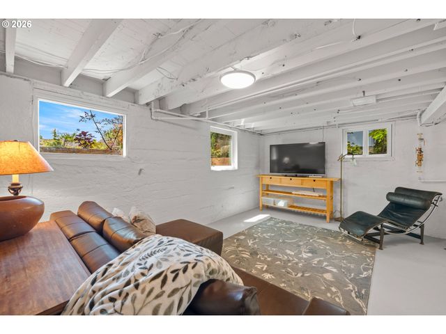 7881 Se 48TH Ave, Portland, OR 97206