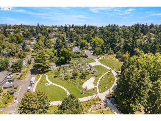 7881 Se 48TH Ave, Portland, OR 97206