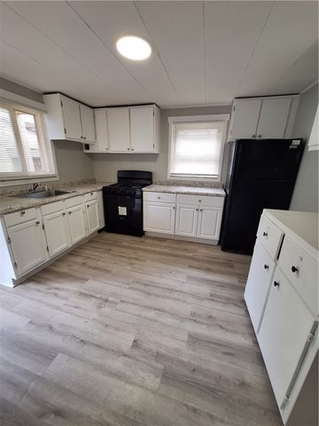 1156 North Ave, Pitcairn, PA 15140