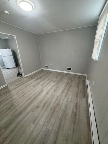 1156 North Ave, Pitcairn, PA 15140