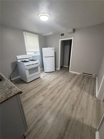 1156 North Ave, Pitcairn, PA 15140