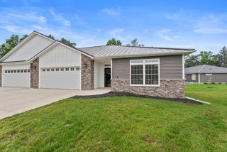 235 Auseon Court, Hillsdale City, MI 49242