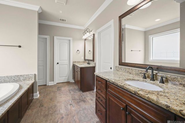 2956 Meadow Grove Ave, Zachary, LA 70791
