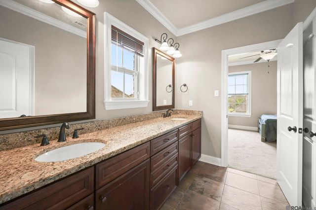 2956 Meadow Grove Ave, Zachary, LA 70791