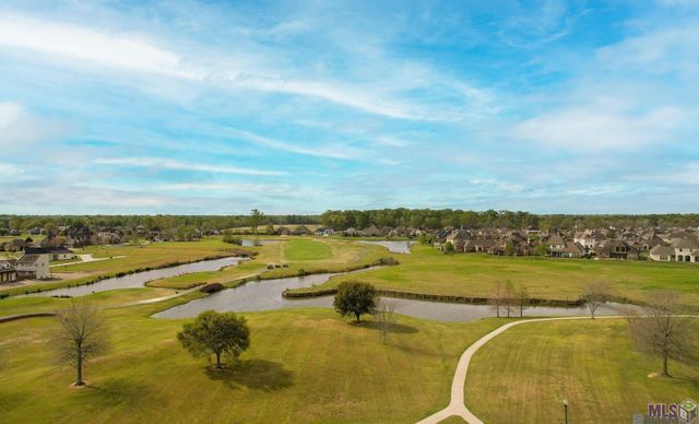 2956 Meadow Grove Ave, Zachary, LA 70791