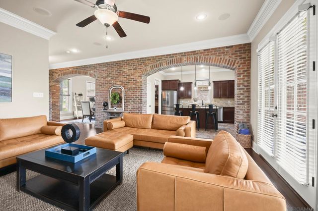2956 Meadow Grove Ave, Zachary, LA 70791