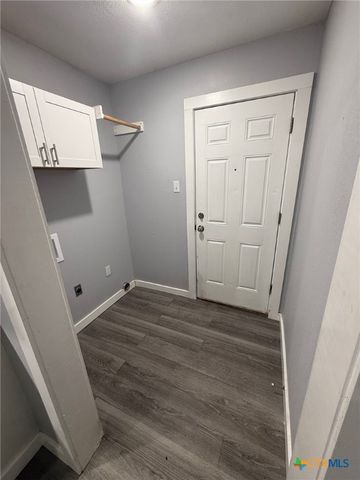 1803 E Leon St, Gatesville, TX 76528