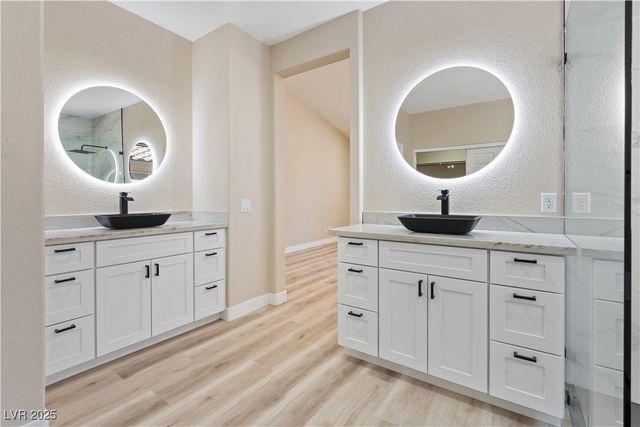 9272 West Viking Road, Las Vegas, NV 89147