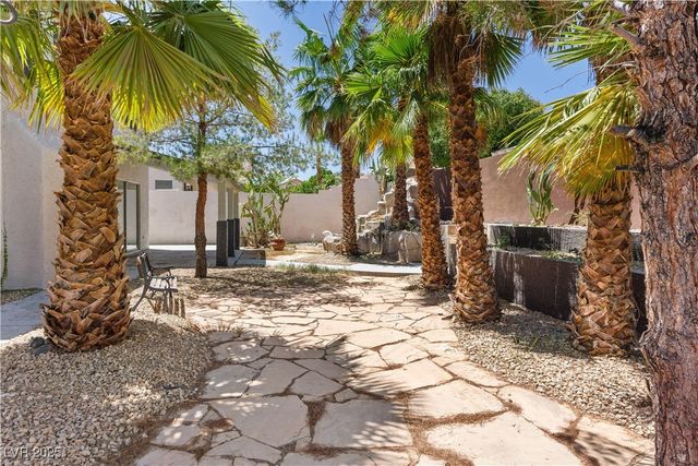 9272 West Viking Road, Las Vegas, NV 89147