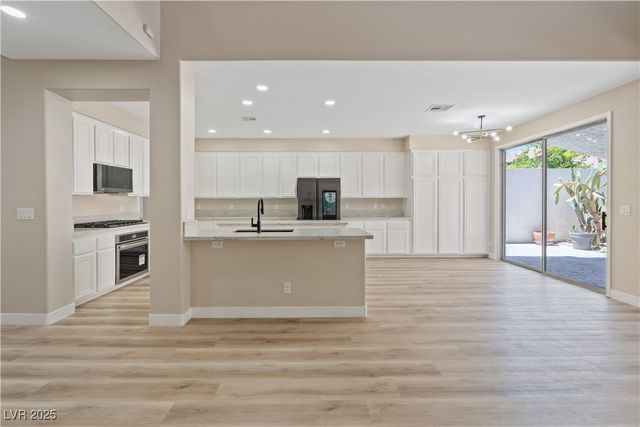 9272 West Viking Road, Las Vegas, NV 89147