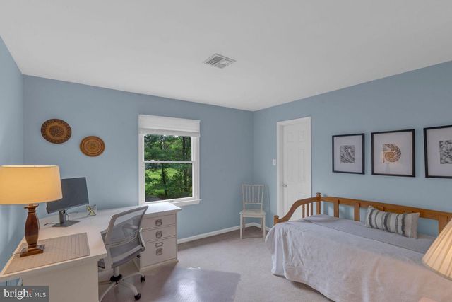 9 RIVERSTONE CIR, New Hope, PA 18938
