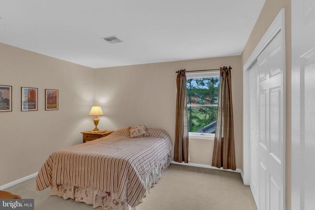 9 RIVERSTONE CIR, New Hope, PA 18938