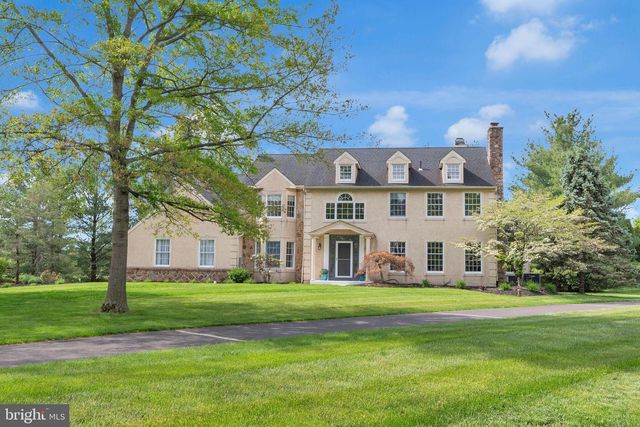 9 RIVERSTONE CIR, New Hope, PA 18938