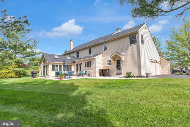 9 RIVERSTONE CIR, New Hope, PA 18938