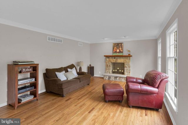 9 RIVERSTONE CIR, New Hope, PA 18938