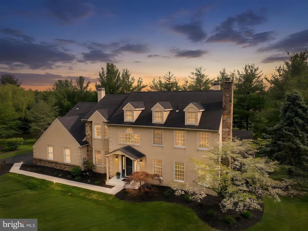 9 RIVERSTONE CIR, New Hope, PA 18938