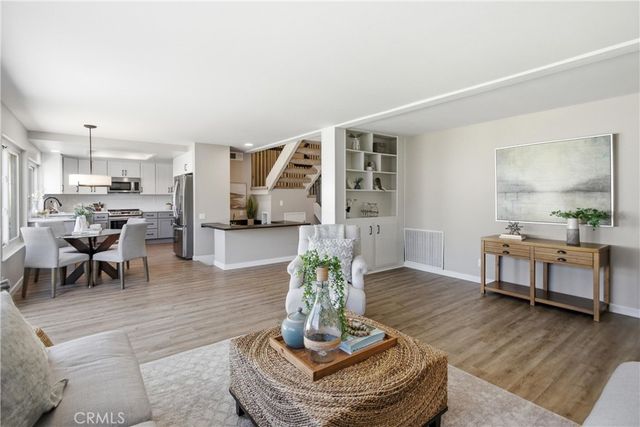 6921 Garden Circle, Huntington Beach, CA 92648