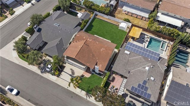 6921 Garden Circle, Huntington Beach, CA 92648