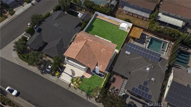 6921 Garden Circle, Huntington Beach, CA 92648