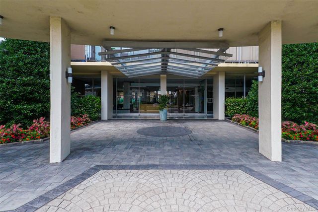 166-25 Powells Cove Boulevard 18C, Beechhurst, NY 11357