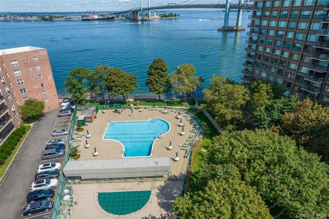 166-25 Powells Cove Boulevard 18C, Beechhurst, NY 11357