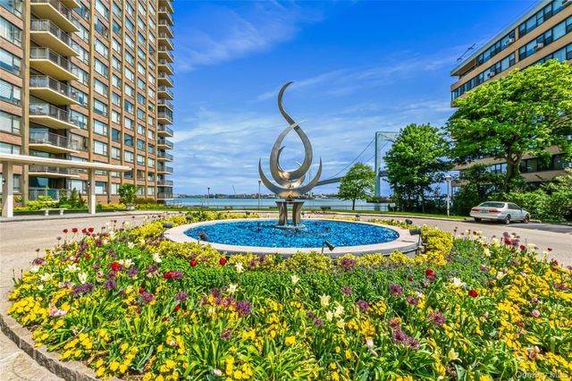 166-25 Powells Cove Boulevard 18C, Beechhurst, NY 11357
